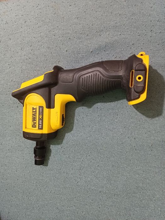 Corp endoscop DEWALT  DCT410 in stare buna, functional
Se vinde ce se vede in poze