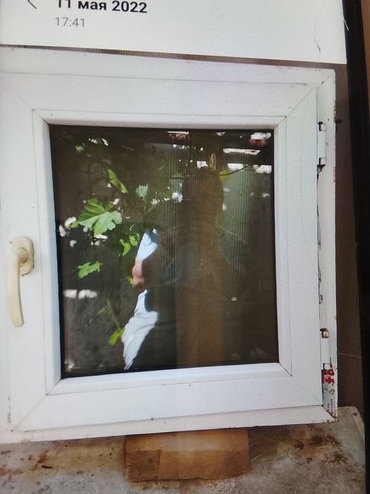 Пластиковая форточка б.у