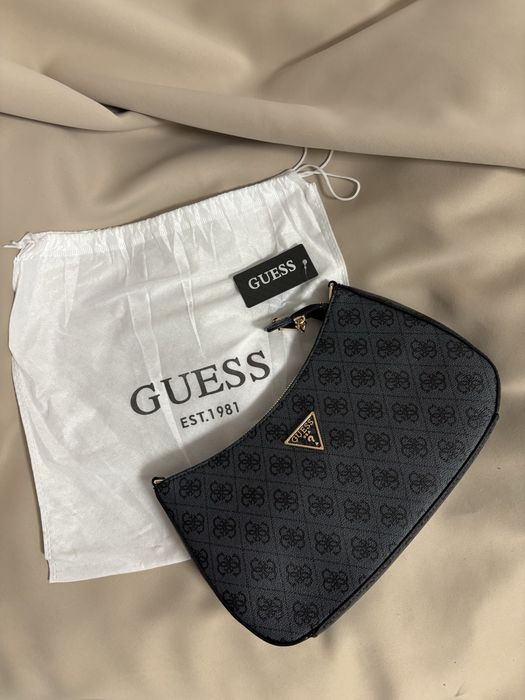 Geanta Guess neagra model gri