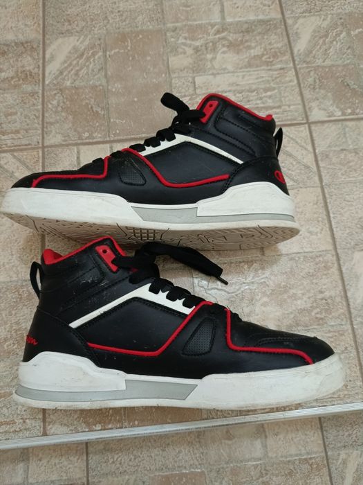 Маратонки Nike и Shampiom