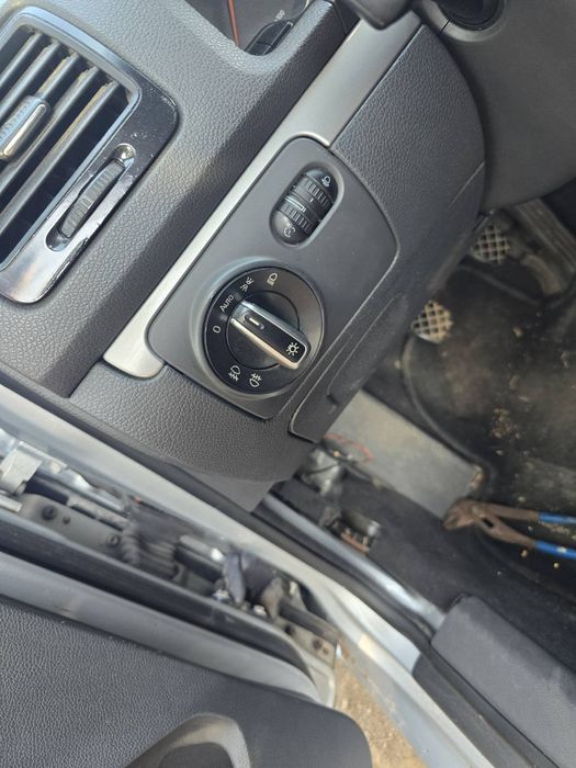 • Продавам Голф 5 2.0tdi 140кс. BKD на ЧАСТИ, както и ВСЯКАКВИ Части