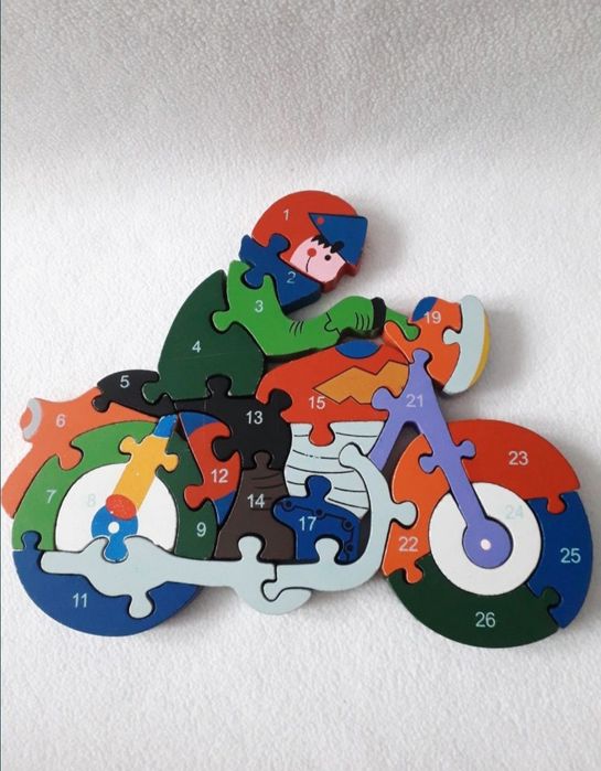Puzzle din lemn motociclist