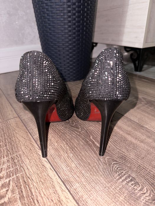 Туфли, красивые , блестяшие 37