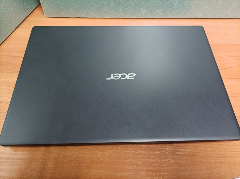 Лаптоп Acer A315-34, 8gb ram,4 cores intel cpu,256 gb ssd