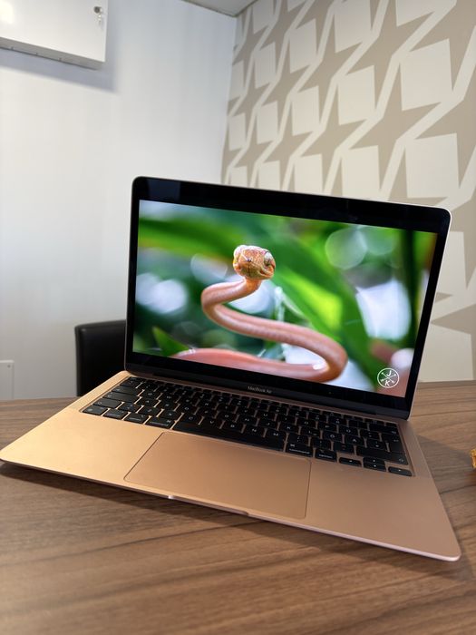 MacBook Air 13-inch/ Apple M1 / 8 GB RAM/ 256 GB / Ca nou