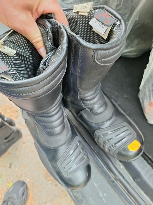 Vand ghete moto din piele