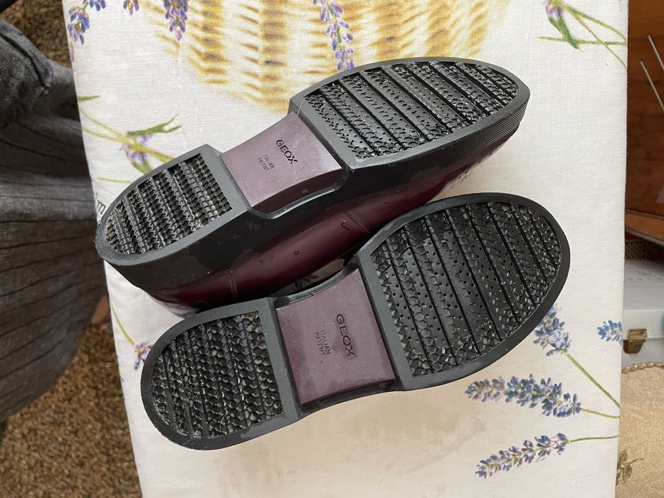 Продаю демисезонные ботинки и туфли.  5000 тенге