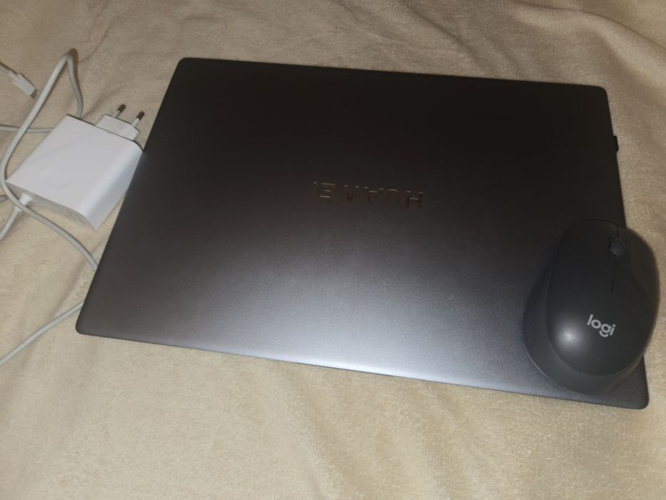 HUAWEI MateBook D16
