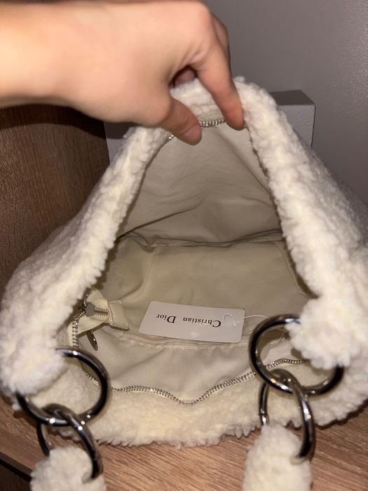Geantă Christian Dior pufoasă nouă