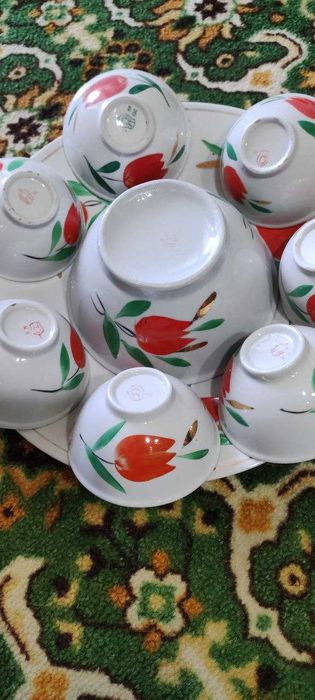 Чайный сервиз. Красивый комплект из чайника , пиал , лягана и косы .