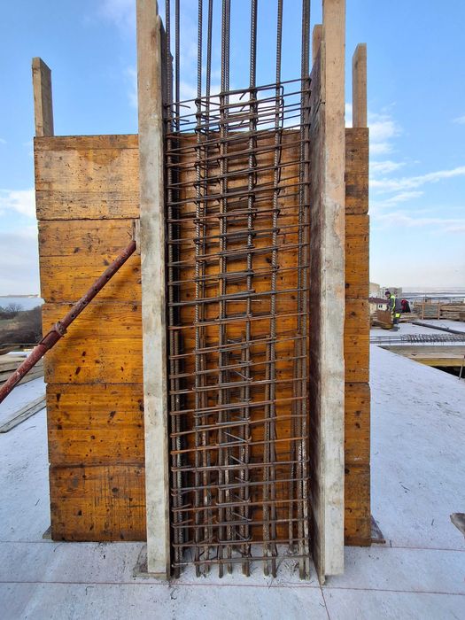 предлагам услугите си за груб строеж