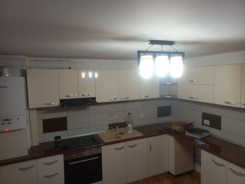 Inchiriez apartament 4 camere