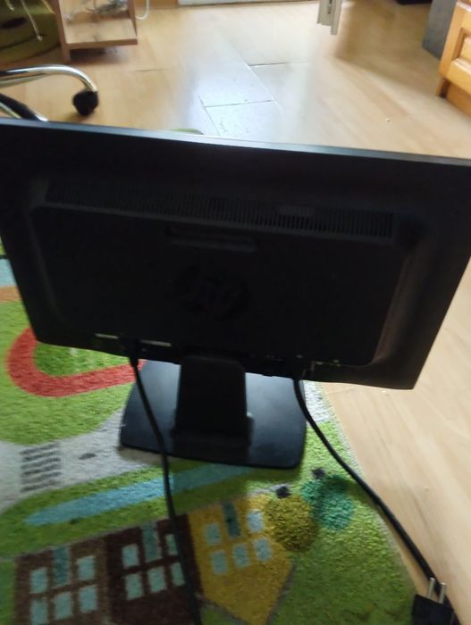 Hp  монитор 20 инча