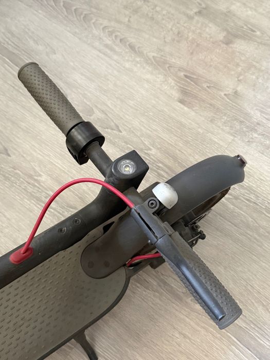 Самокат Xiaomi Mi Electric Scooter M365