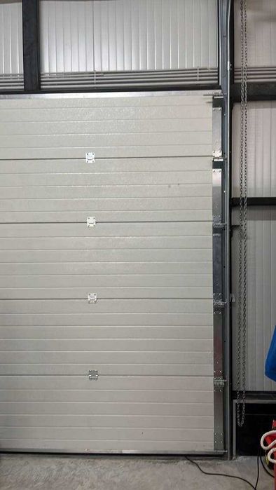 Ролетна индустриална врата