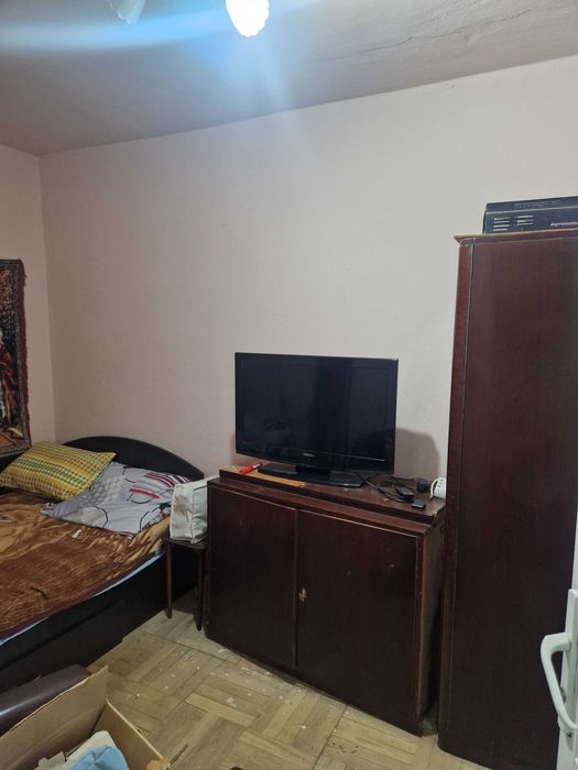 Apartament de vanzare cu 3 camere zona Gradiste