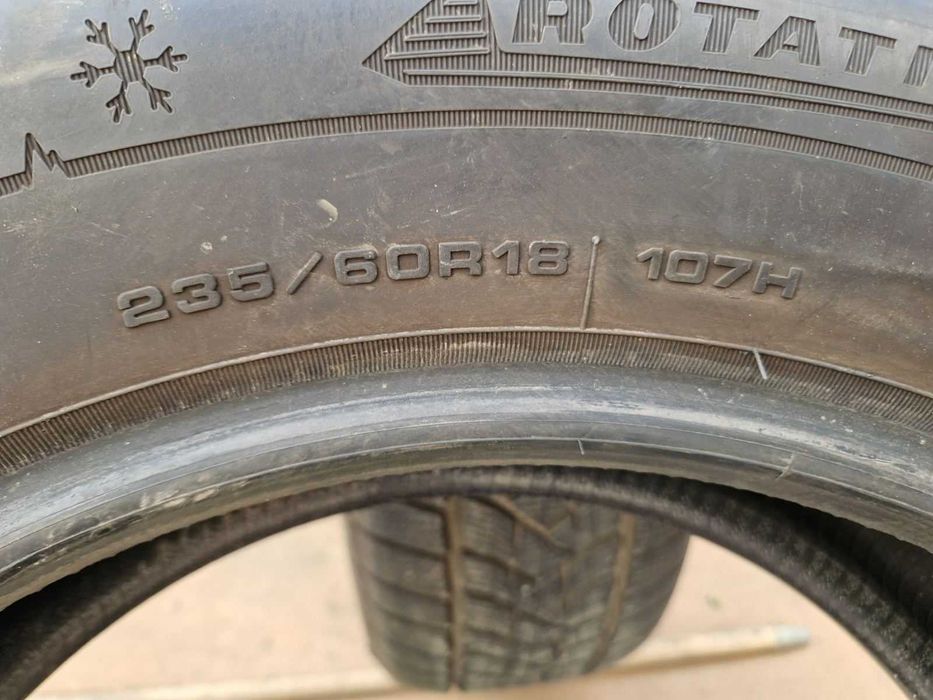 2 Dunlop R18 235/60 Зимни гуми  DOT3220