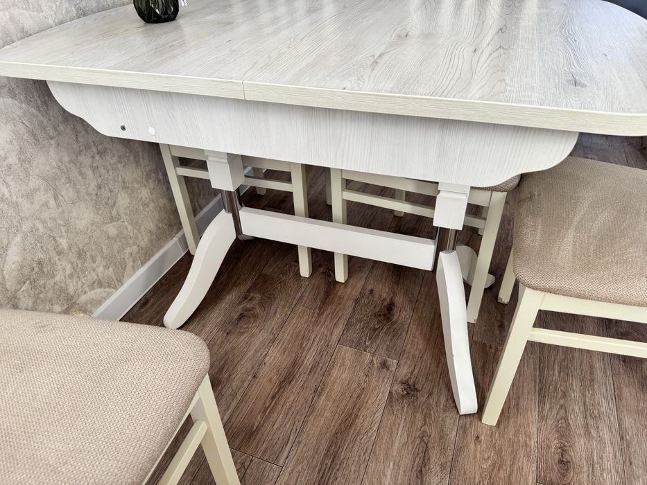 Продам комплект стол+ 6 стульев