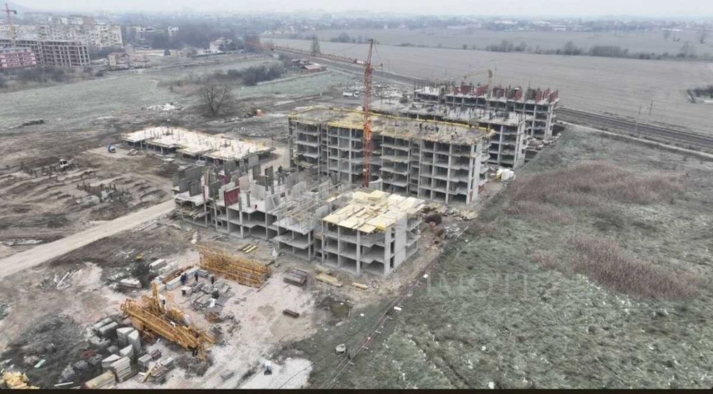 Продава се Тристаен апартамент в Пловдив, Христо Смирненски - 93 кв.м за 1151 €/кв.м - Снимка #3