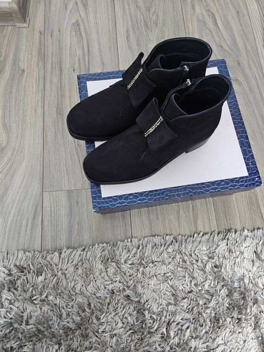 Ghete piele  marimea 38