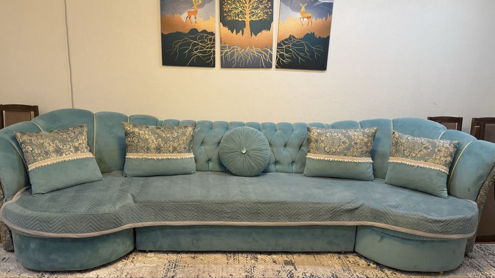 Продам диван в гостиную длина 3м