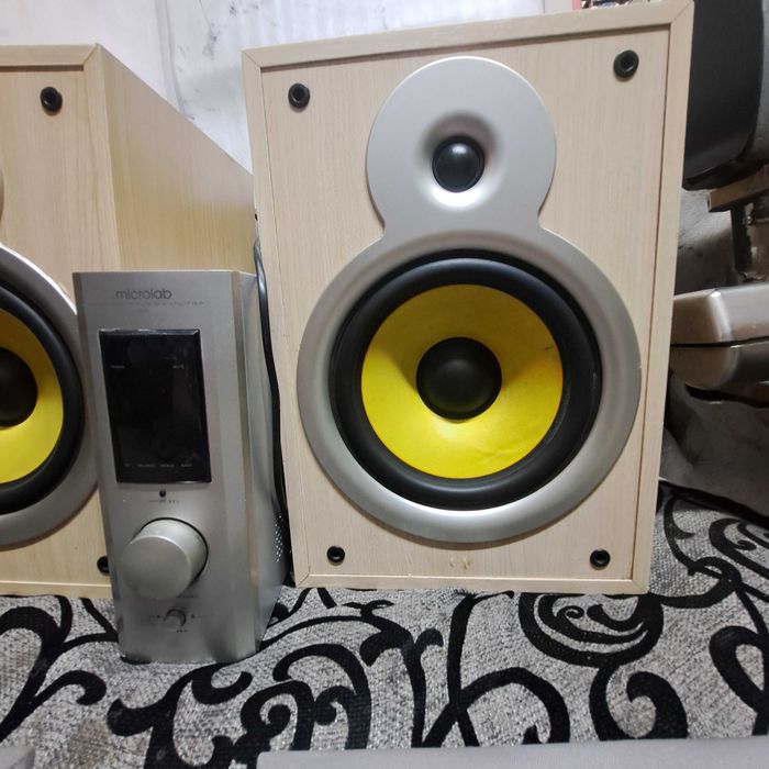 Microlab Pro 3 в идеальном состоянии