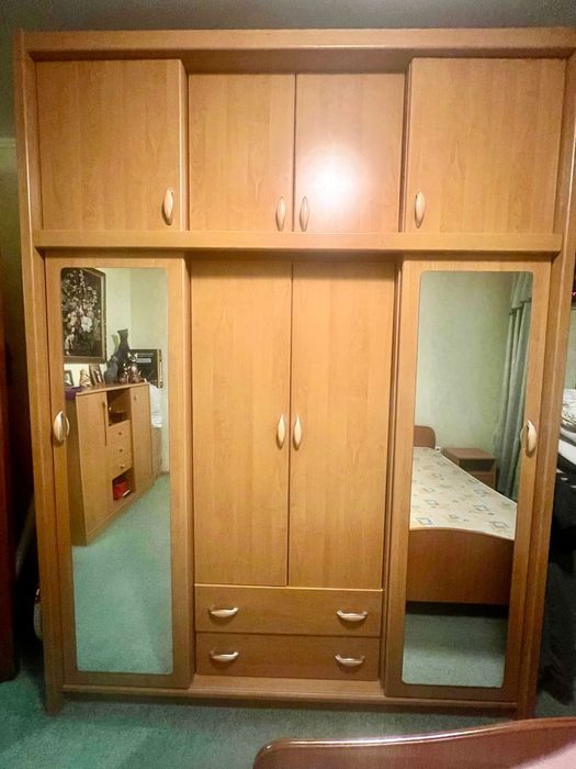 Спальный гарнитур