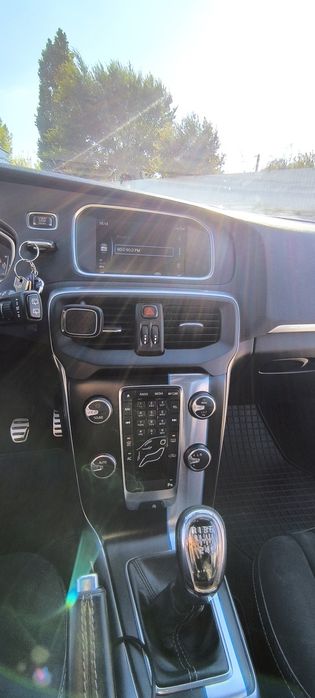 Volvo V40 R-Design