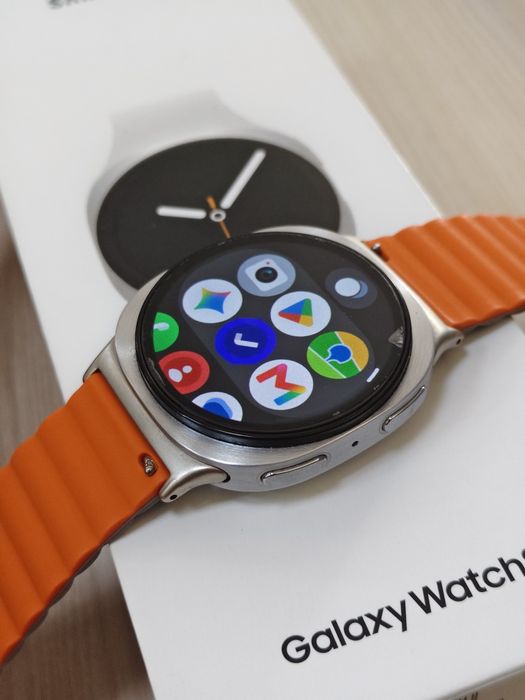 Смарт часы Samsung Galaxy Watch 8