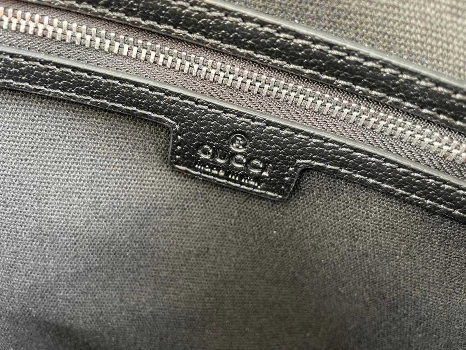 Оригинална Чанта Гучи Куфарче Естествена Кожа Gucci GG Supreme Canvas