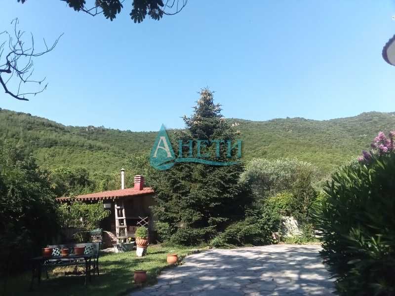 Прекрасно имение 339м2 в Ано Врасна, Паляамбела, Гърция, с поддържан двор 3026м2 с много зеленина