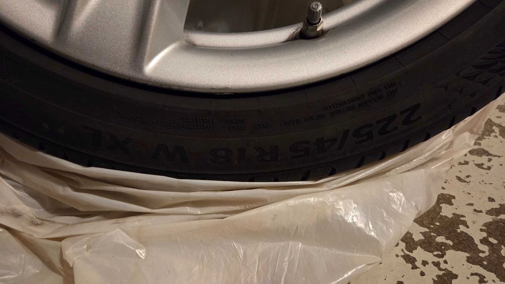 Jante originale BMW 18 inch Styling 707+pneuri vara. Unic proprietar!