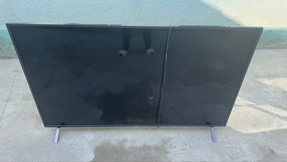 Телевизор на запчасти LG65