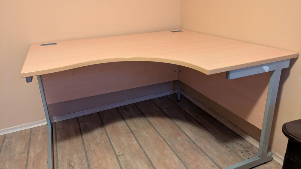 Ъглово бюро цвят дъб