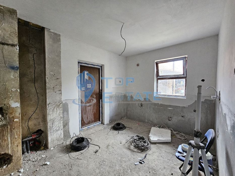 Продава се Къща в с. Хотница, Област Велико Търново - 500 кв.м за 370 €/кв.м - Снимка #10