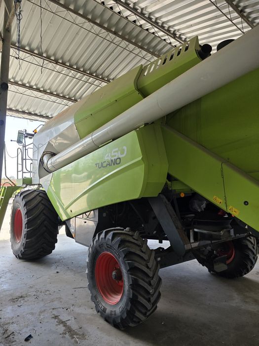 Combina Claas Tucano 450