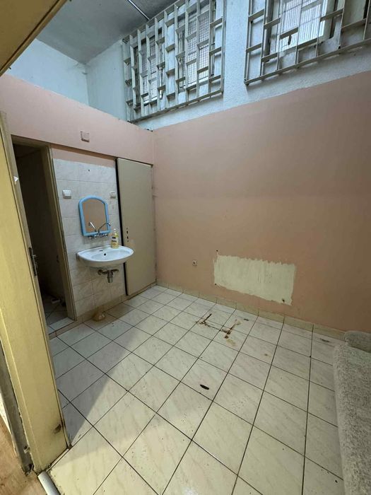 Дава се под наем Магазин в София, Център - 55 кв.м за 598.23 € - Снимка #6