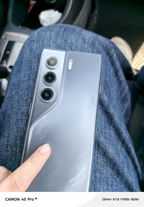 Tecno camon 40 pro сотилади телефон  хотираси 256