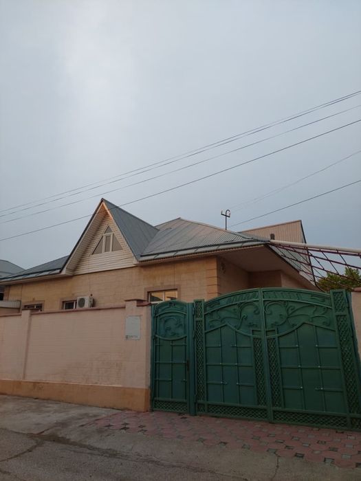 Үй Сарыағаш қаласында орталықта