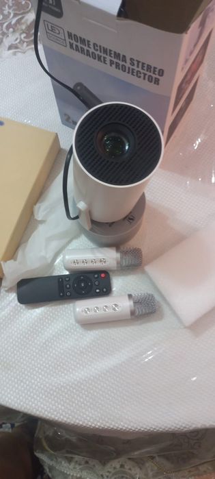 Проектор + караоке новый