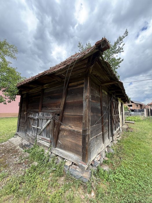 Casa veche traditioanala pentru relocare