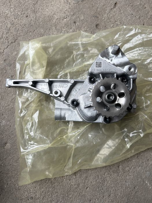 Маслена помпа mercedes.