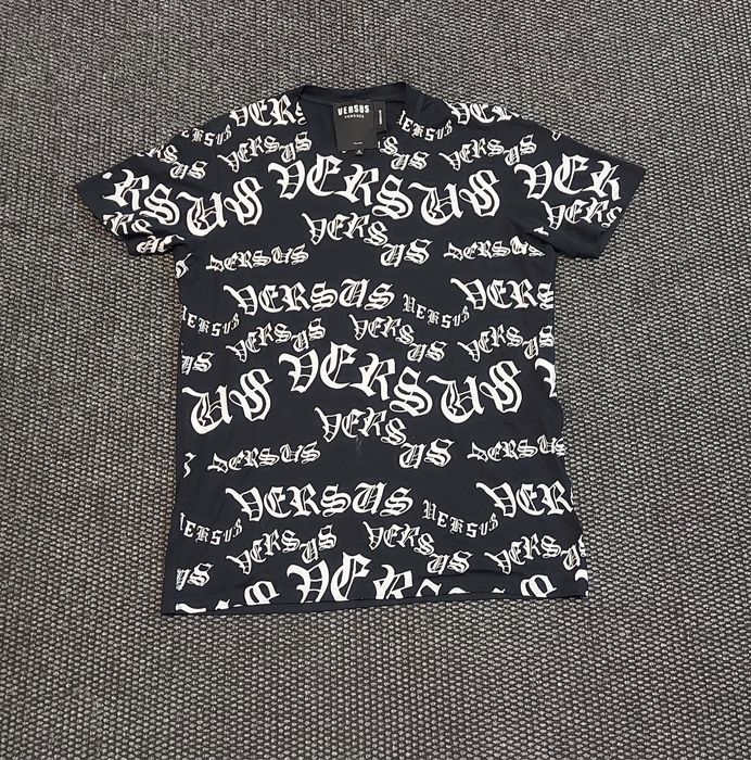 Versus Versace оригинална тениска M/L размер