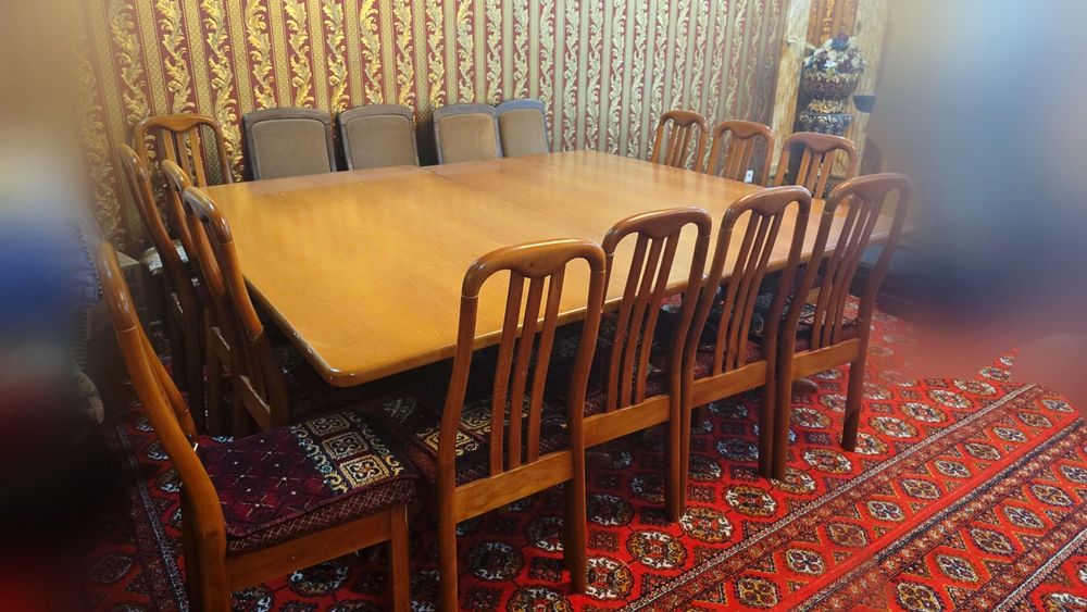 Табиий ёнғоқ дарахтидан 2 та стол ва 19 та стул – КОМПЛЕКТ сотилади