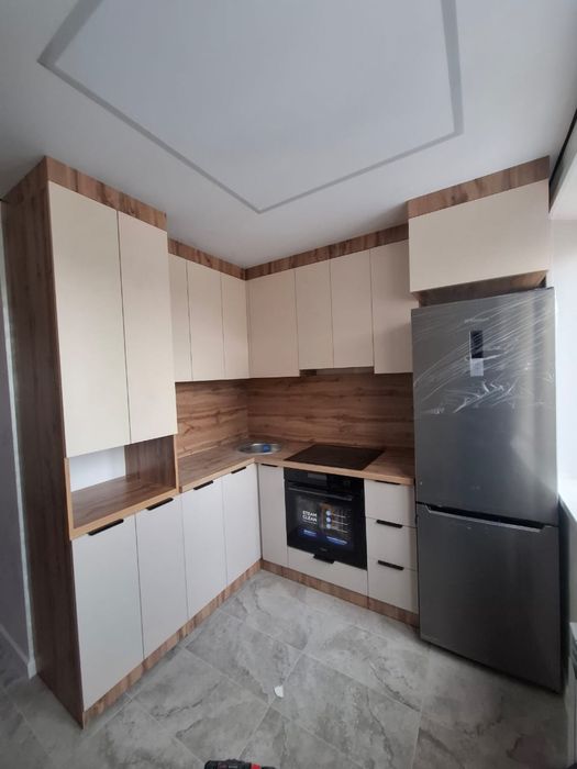 Шкаф ,кух гарнитур ,прихожа