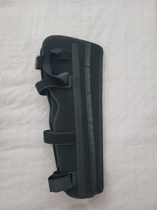 Продам тутор на коленый сустав.