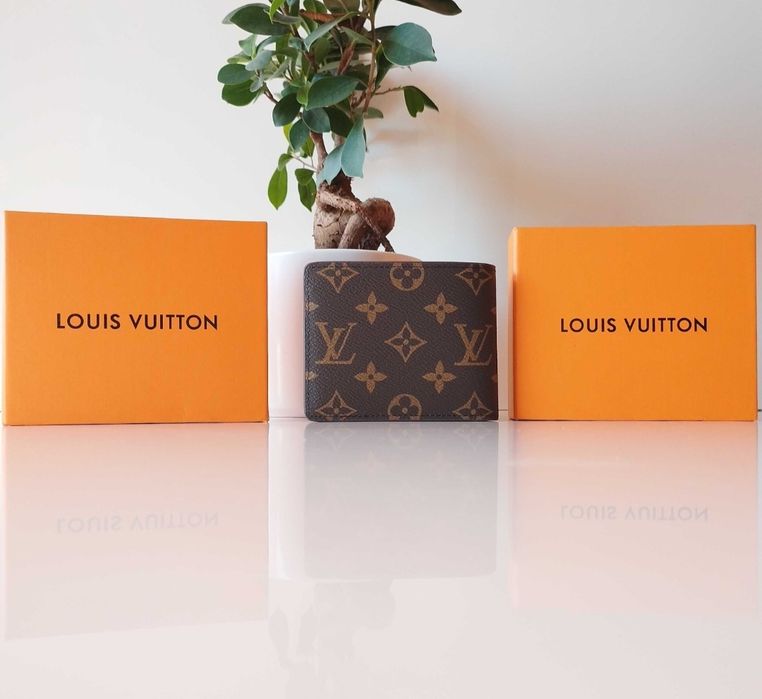 Louis Vuitton портфейли черни