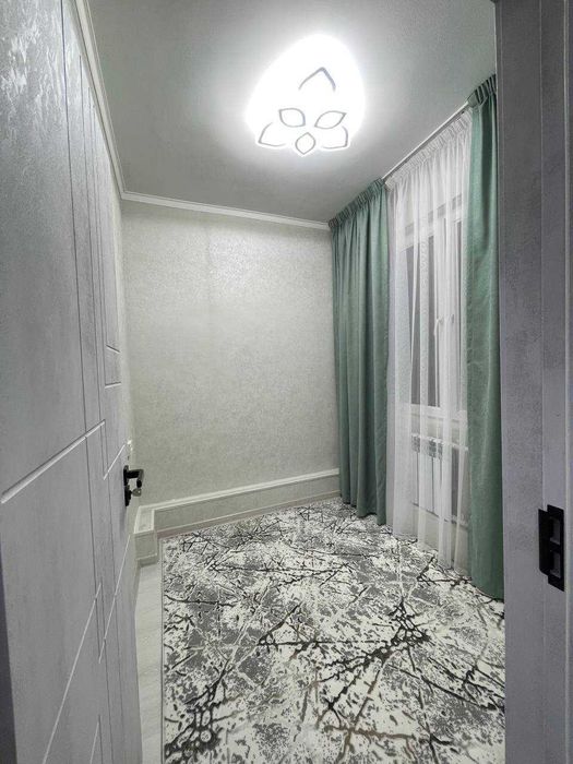 продается квартира 2/1/4 Чиланзар 6