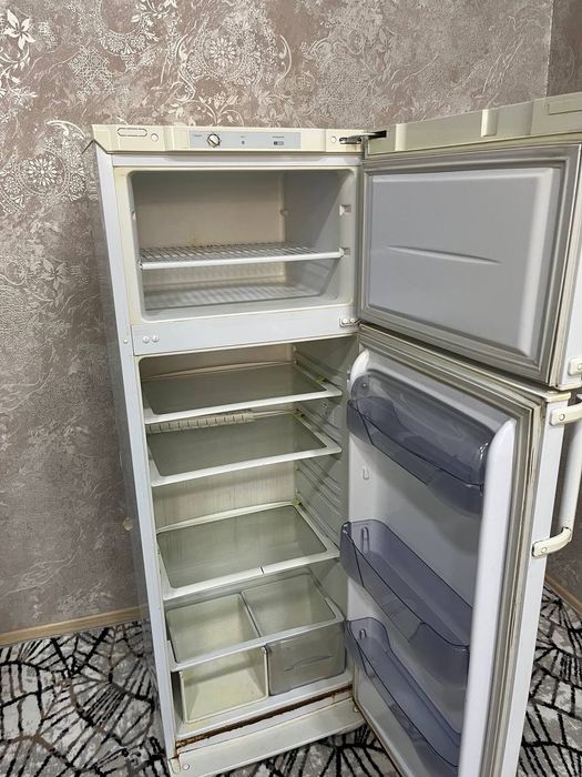 Холодильник для кухни