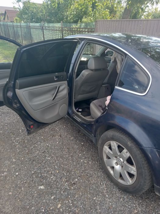 Vând auto Volkswagen pasat